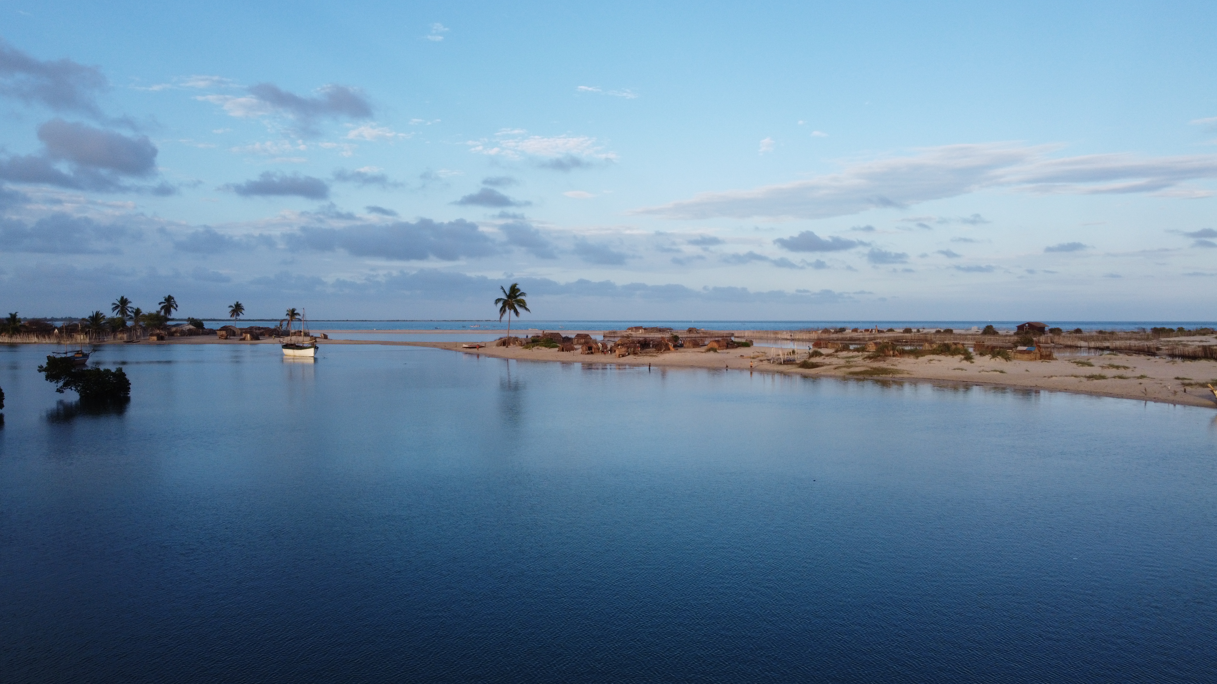 Lagune et mangrove de Belo sur Mer